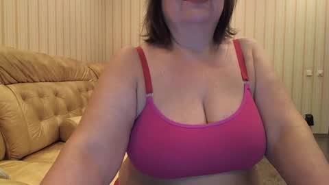 Snapshot of mature_cat chatting on January 22, 2025, 2:37 am Cat online show from January 22, 2025, 2:37 am