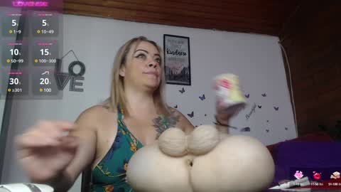 Snapshot of mature_liaa chatting on January 6, 2025, 8:50 pm Mature liaa online show from January 6, 2025, 8:50 pm