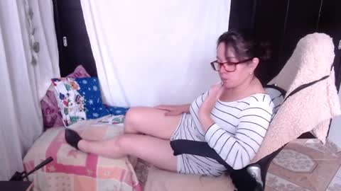 Snapshot of mature_wolf chatting on December 18, 2024, 6:35 pm Sonia online show from December 18, 2024, 6:35 pm