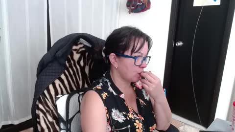 Snapshot of mature_wolf chatting on January 23, 2025, 8:45 pm Sonia online show from January 23, 2025, 8:45 pm