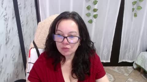 Snapshot of mature_wolf chatting on March 6, 2025, 8:27 pm Sonia online show from March 6, 2025, 8:27 pm