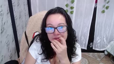 Snapshot of mature_wolf chatting on March 12, 2025, 2:34 pm Sonia online show from March 12, 2025, 2:34 pm