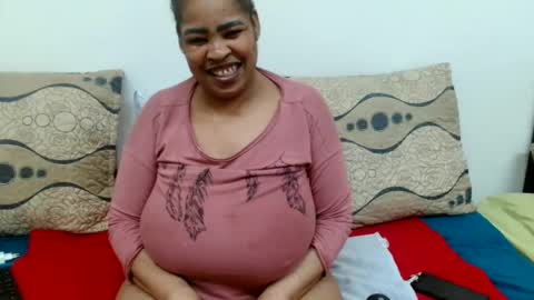 Snapshot of maturedbootyqueen chatting on May 18, 2026, 9:09 pm QUEEN online show from May 18, 2026, 9:09 pm