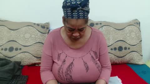 Snapshot of maturedbootyqueen chatting on May 19, 2026, 11:49 am QUEEN online show from May 19, 2026, 11:49 am
