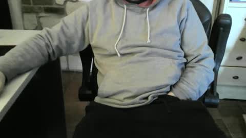 Snapshot of maty_212121 chatting on December 12, 2024, 11:18 am Mattias online show from December 12, 2024, 11:18 am