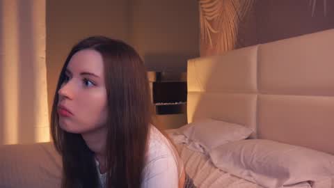 Lily online show from January 19, 2025, 1:43 am