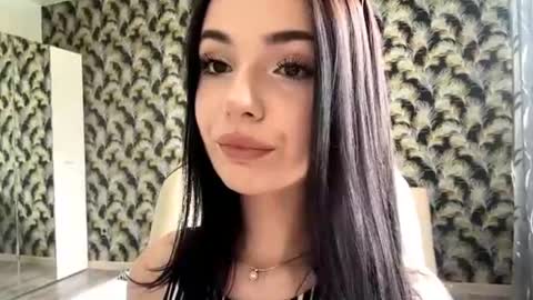 Lina online show from June 11, 2026, 4:32 am