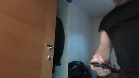 mauro1971 online show from November 14, 2025, 8:02 am