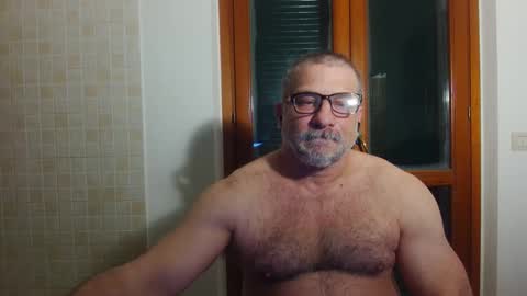 mauro1971 online show from April 15, 2026, 11:27 pm