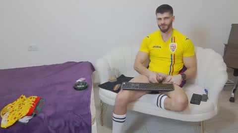 mauro_real_man online show from February 4, 2026, 6:03 pm