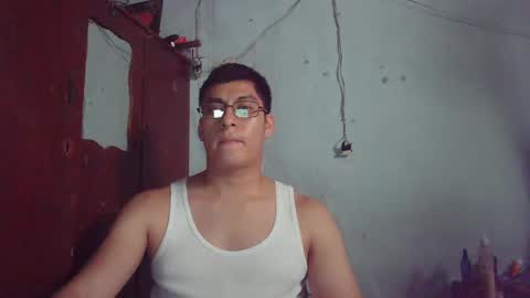 Snapshot of maurodirty chatting on March 2, 2025, 10:48 pm Mauro online show from March 2, 2025, 10:48 pm