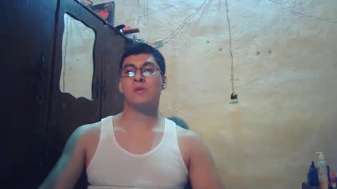 Snapshot of maurodirty chatting on March 4, 2025, 5:53 am Mauro online show from March 4, 2025, 5:53 am