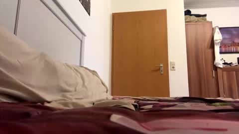 mauzi19965 online show from March 15, 2026, 9:26 am