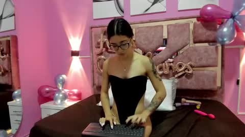mavie_ivanova online show from October 2, 2025, 7:54 pm