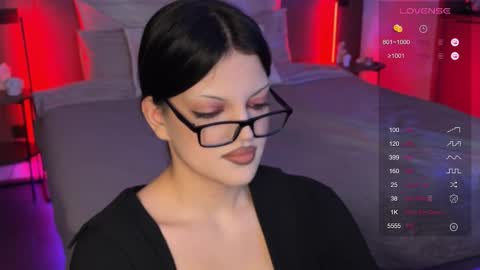 Mavis online show from December 15, 2025, 9:52 pm