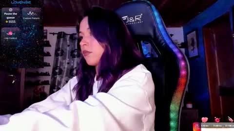 Snapshot of mavis_fuentes chatting on October 14, 2025, 11:49 pm Hilary online show from October 14, 2025, 11:49 pm