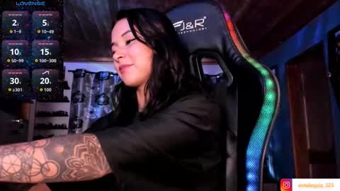 Snapshot of mavis_fuentes chatting on November 11, 2025, 9:26 pm Hilary online show from November 11, 2025, 9:26 pm