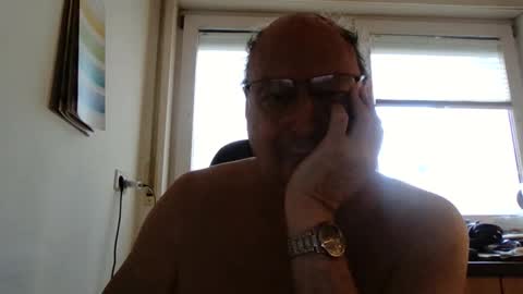 maw2001 online show from November 3, 2025, 6:58 am