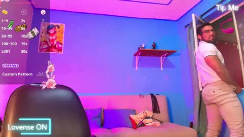 Snapshot of max_brown21 chatting on February 6, 2025, 8:45 pm max_brown21 online show from February 6, 2025, 8:45 pm