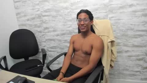 Snapshot of max_cumpower72 chatting on September 28, 2025, 1:00 am max_cumpower72 online show from September 28, 2025, 1:00 am