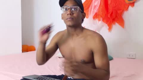 Snapshot of max_cumpower72 chatting on October 17, 2025, 10:56 pm max_cumpower72 online show from October 17, 2025, 10:56 pm