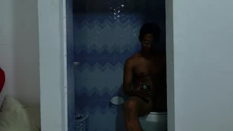 Snapshot of max_cumpower72 chatting on November 3, 2025, 10:53 pm max_cumpower72 online show from November 3, 2025, 10:53 pm