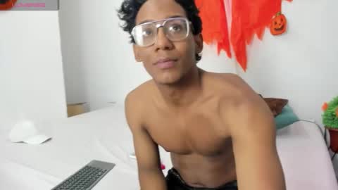 Snapshot of max_cumpower72 chatting on November 9, 2025, 11:25 pm max_cumpower72 online show from November 9, 2025, 11:25 pm