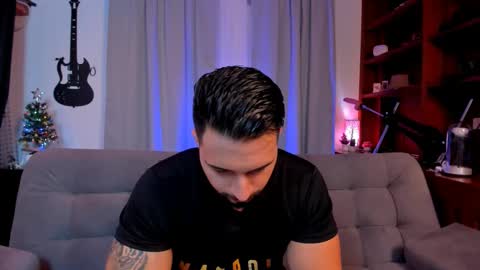 Snapshot of max_dic1 chatting on December 8, 2024, 10:36 pm max D. online show from December 8, 2024, 10:36 pm