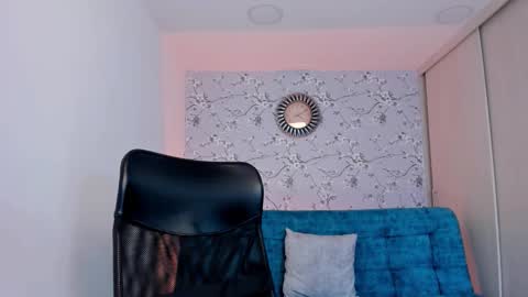 Snapshot of max_dic1 chatting on March 4, 2026, 12:33 pm max D. online show from March 4, 2026, 12:33 pm