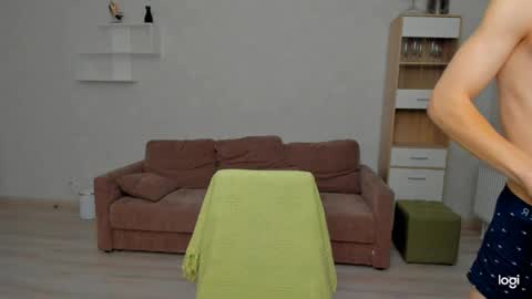 max_foks_ online show from April 20, 2026, 7:00 am