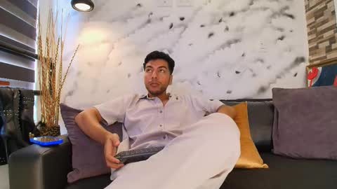 Max Hornye online show from February 16, 2026, 6:59 pm