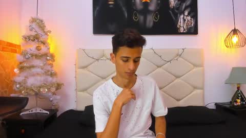 Snapshot of max_kogan chatting on December 28, 2024, 7:11 pm max online show from December 28, 2024, 7:11 pm