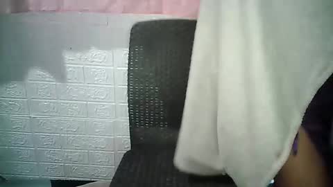 max_lovely123 online show from May 19, 2026, 2:01 pm