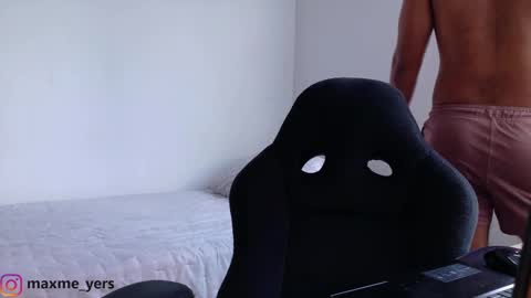 Snapshot of max_meyer chatting on September 30, 2025, 9:42 pm max_meyer online show from September 30, 2025, 9:42 pm