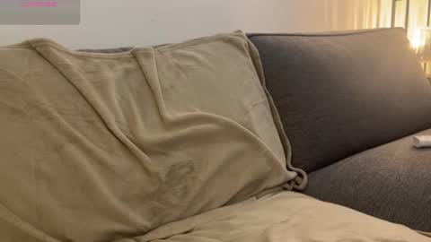 Snapshot of max_reaves chatting on February 2, 2026, 6:45 am online show from February 2, 2026, 6:45 am