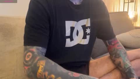 Snapshot of max_reaves chatting on February 5, 2026, 6:51 am online show from February 5, 2026, 6:51 am