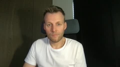 Max take off clothes online show from February 17, 2026, 8:22 am