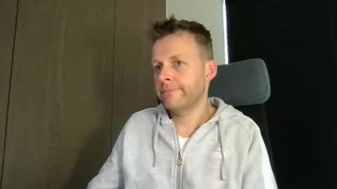 Max take off clothes online show from March 30, 2026, 7:09 am