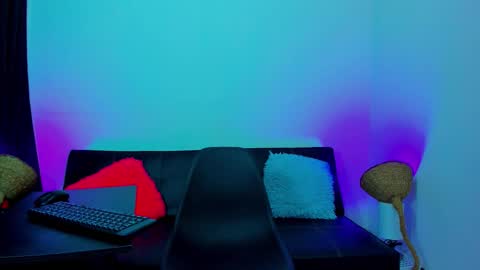 MAX     online show from October 18, 2025, 5:35 pm