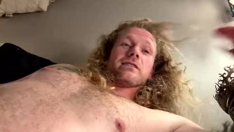 Max online show from October 15, 2025, 7:36 pm