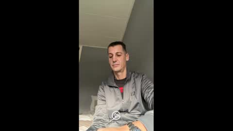 Snapshot of maxbose666 chatting on December 23, 2024, 1:03 pm Max online show from December 23, 2024, 1:03 pm