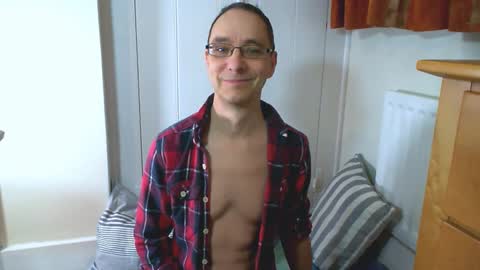 Max Davies online show from February 10, 2026, 10:52 am