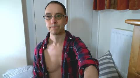 Max Davies online show from March 17, 2026, 11:24 am