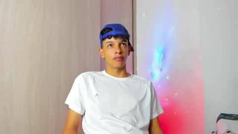 Snapshot of maxfrost1 chatting on May 8, 2026, 12:16 am Max online show from May 8, 2026, 12:16 am