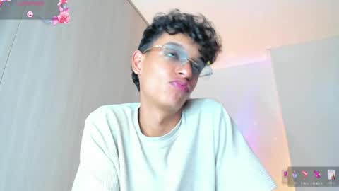 Snapshot of maxfrost1 chatting on May 16, 2026, 8:07 pm Max online show from May 16, 2026, 8:07 pm