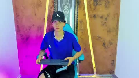 Snapshot of maxi_castro18 chatting on June 22, 2026, 4:53 am maximo online show from June 22, 2026, 4:53 am