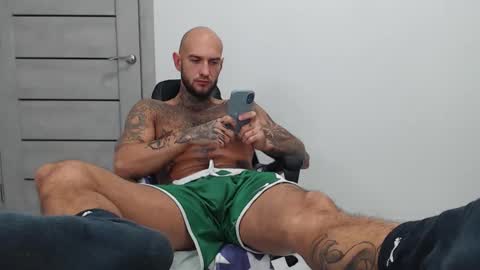 Snapshot of maxi_foxxx chatting on October 9, 2025, 7:17 am Maximus Fox online show from October 9, 2025, 7:17 am