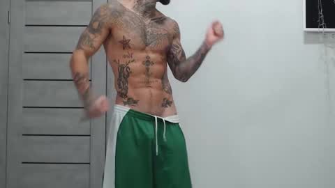 Snapshot of maxi_foxxx chatting on November 7, 2025, 7:30 am Maximus Fox online show from November 7, 2025, 7:30 am