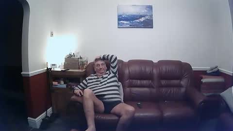 Snapshot of maxi_johnes chatting on February 4, 2025, 8:49 pm MAX online show from February 4, 2025, 8:49 pm