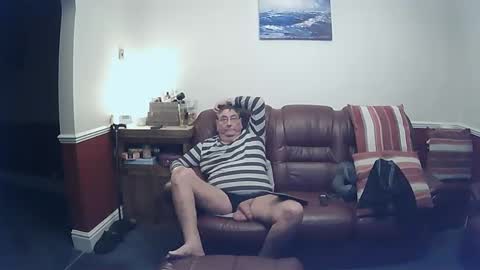 Snapshot of maxi_johnes chatting on February 28, 2025, 9:33 pm MAX online show from February 28, 2025, 9:33 pm